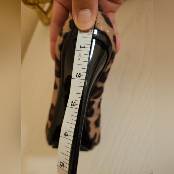 Beautiful Carlos Santana Heel size 10. - Picture 7 of 7